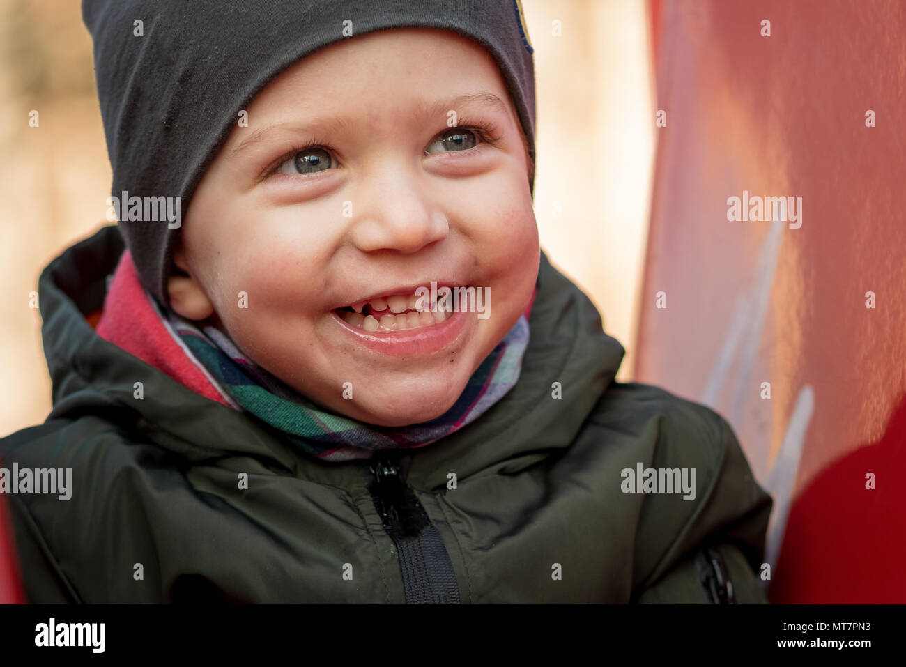 Ninos Riendo A Carcajadas Fotos E Imagenes De Stock Alamy