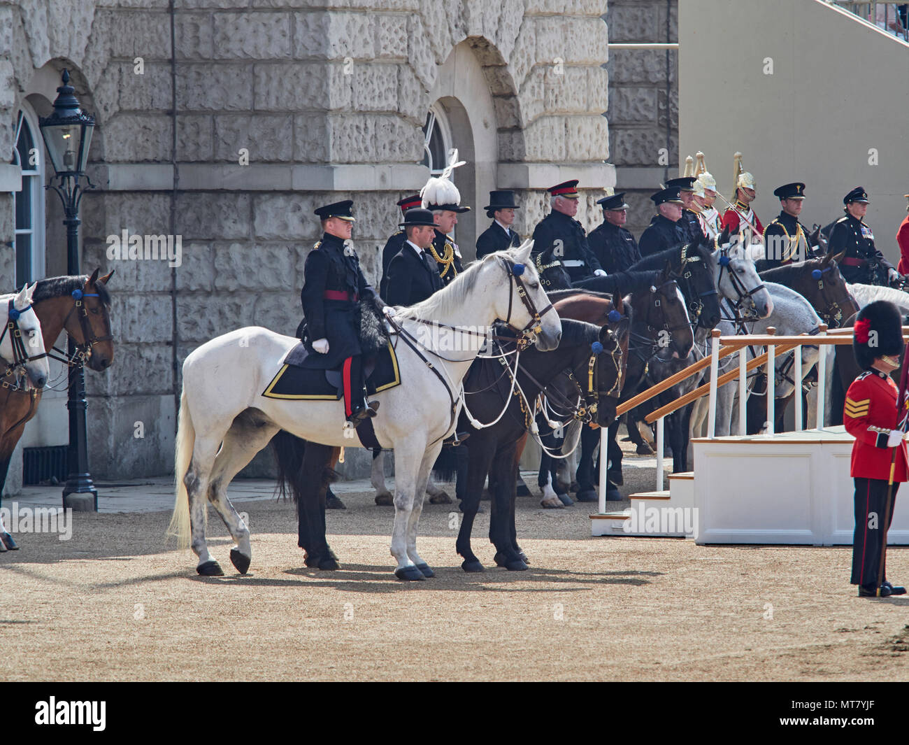 Londres los principales generales Examen en guardias de a caballo desfile Trooping una práctica para el color de las Reinas desfile de cumpleaños 2018 Foto de stock