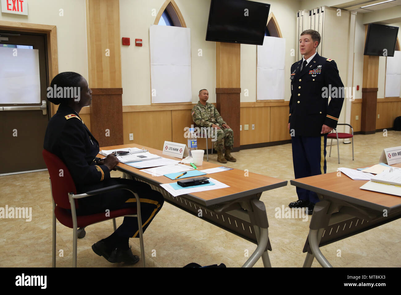 Suboficial Del Ejercito Estadounidense David Hobart Nativo