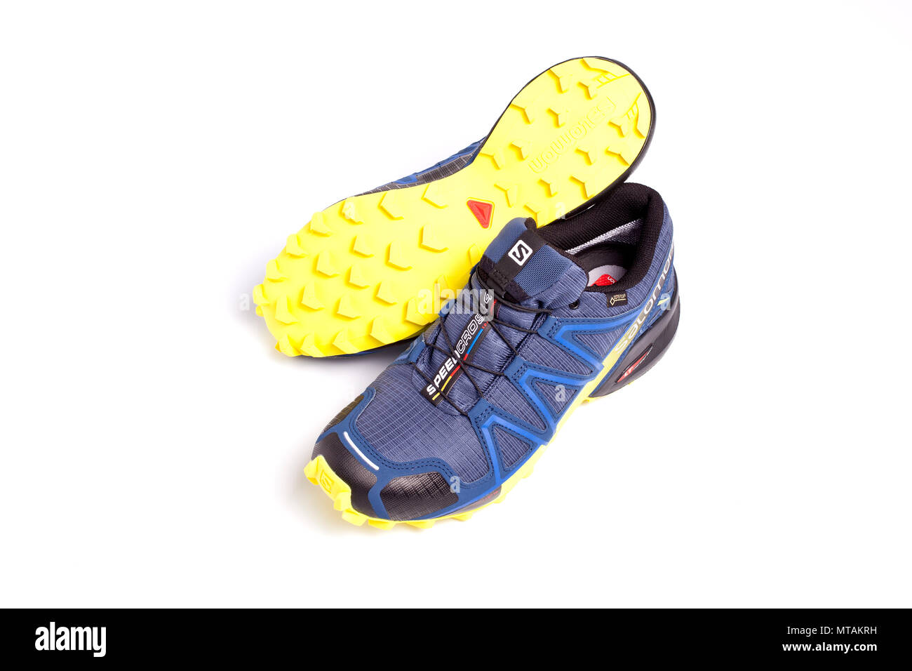 Zapatos salomon Imágenes recortadas de stock - Alamy
