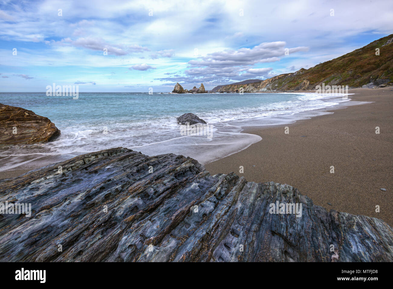 Caprichosas formas rocosas en las rocas de las playas de Loiba, Galicia Foto de stock