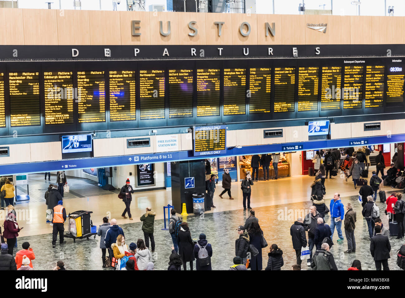 Inglaterra, Londres, la estación de tren de Euston, Euston, salida Concourse Foto de stock
