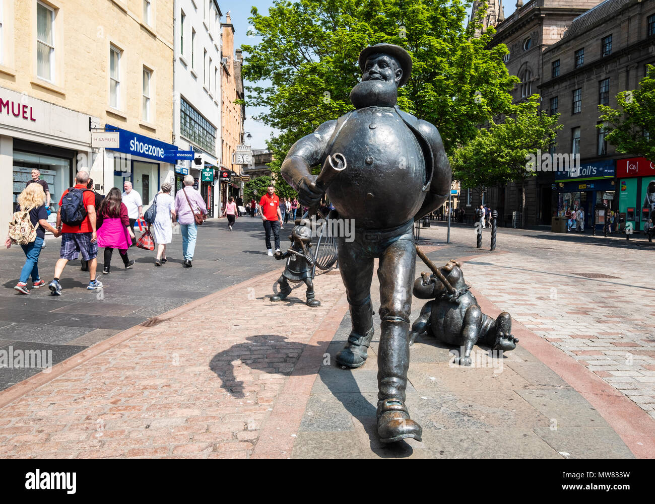 Estatua de Desperate Dan en la High Street en el centro de Dundee, Escocia, Reino Unido Foto de stock