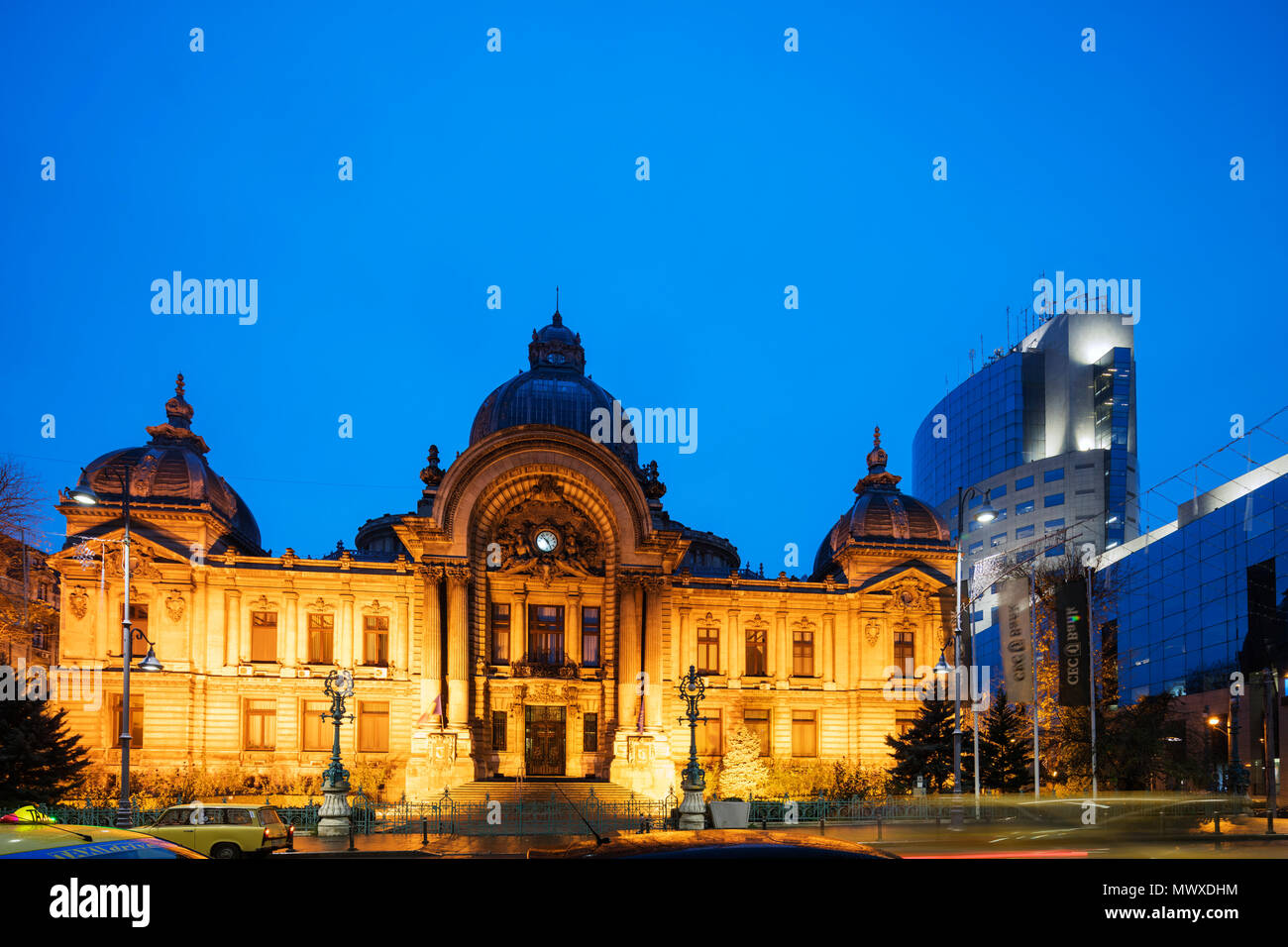 Palacio de depósitos y consignaciones, la sede de la CEC Bank, Bucarest, Rumania, Europa Foto de stock