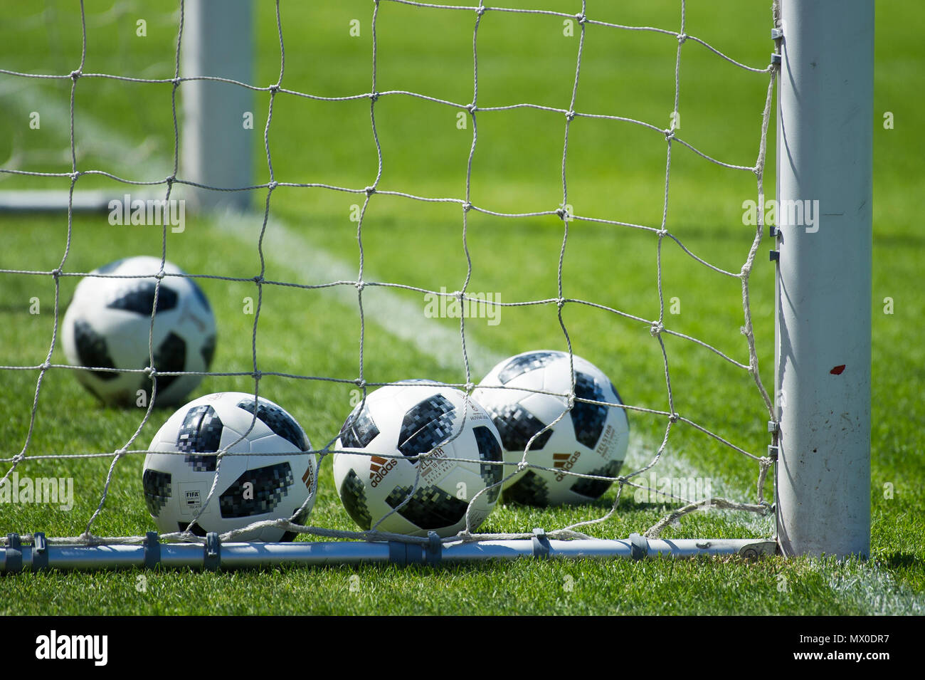 Adidas Telstar 18 es el balón oficial de la Copa Mundial de la FIFA 2018 en Rusia  el 23 de mayo de 2018 © Wojciech Strozyk / Alamy Stock Photo Fotografía de  stock - Alamy
