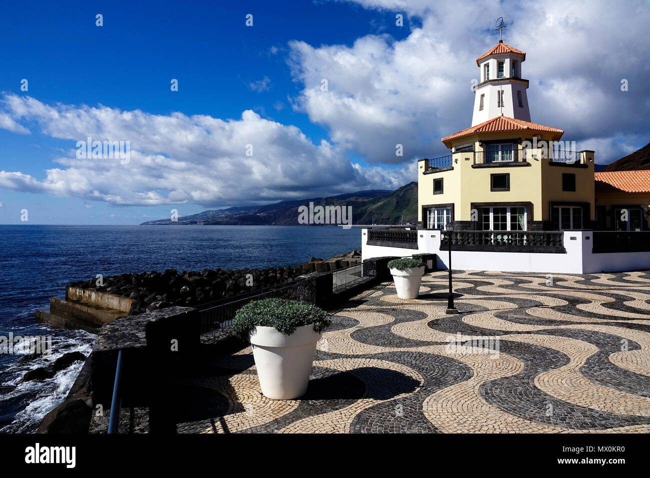 La torre vigía de Quinta do Lorde, Canical, al este de Madeira, Portugal, el Océano Atlántico, Europa Foto de stock