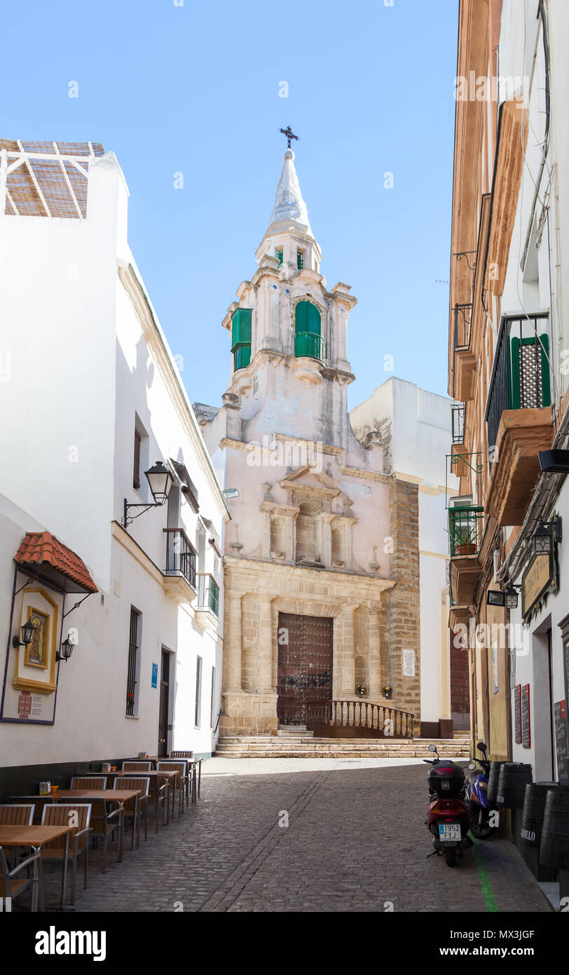 La Iglesia de Santa María en la ciudad española de Cádiz Fotografía de  stock - Alamy