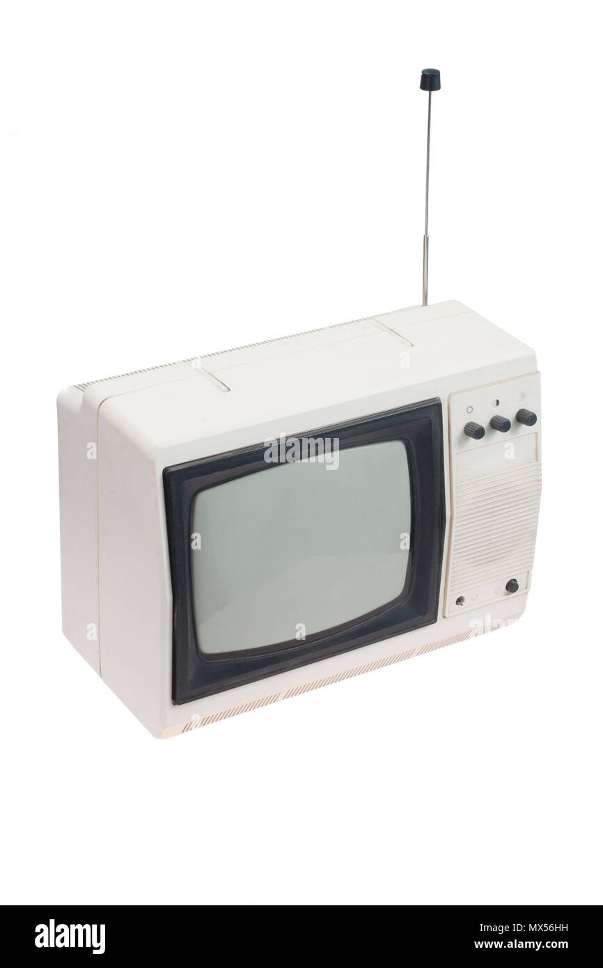 Televisor retro. Antiguo televisor portátil pequeña aislado sobre fondo  blanco con trazado de recorte. Ruta adicional para el área de la pantalla  Fotografía de stock - Alamy