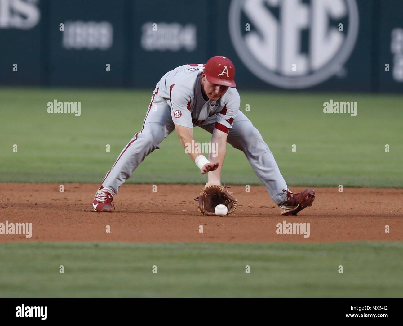 Jun 2, 2018 Arkansas breve parada Jax Biggers 9 llega hasta presentó una bola al piso