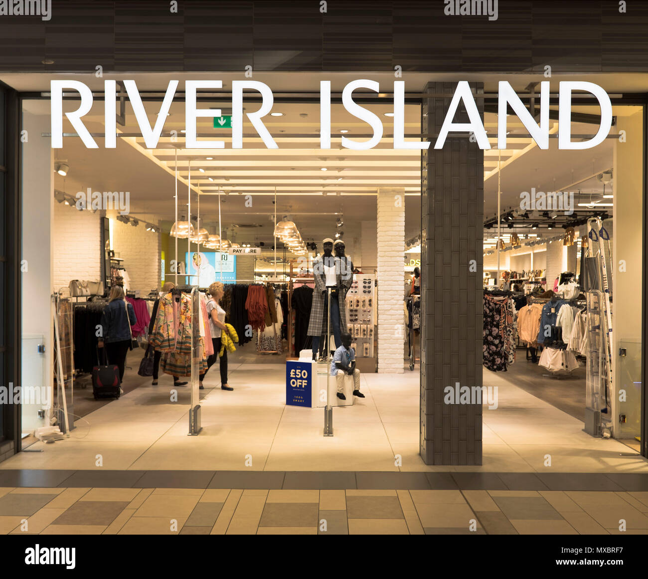 Dh River Island tiendas tienda Tienda Aberdeen Reino Unido Union Square ropa ropa Tiendas delantero Foto de stock