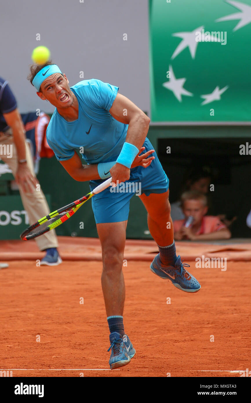 París, Francia. El 4 de junio, 2018. ROLAND GARROS 2018 - Rafael Nadal  (ESP) en un partido válido por el torneo de Roland Garros de 2018 celebrada  en París, Si. (Foto: André