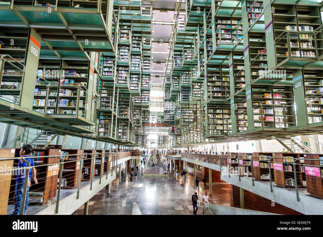Biblioteca vasconcelos biblioteca pública fotografías e imágenes de alta  resolución - Alamy