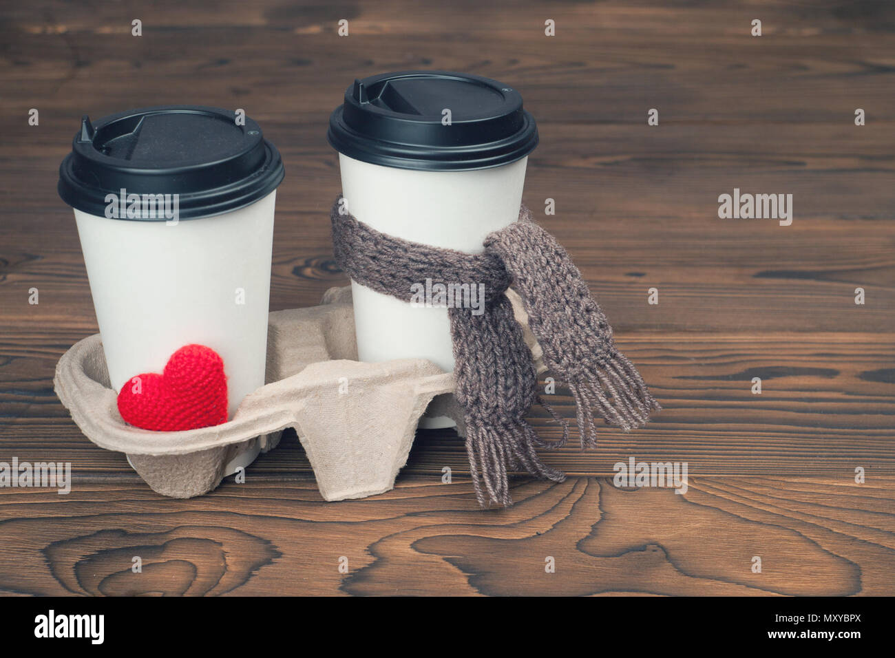 Para Llevar A Cabo La Taza De Café Con El Soporte De Vaso En El