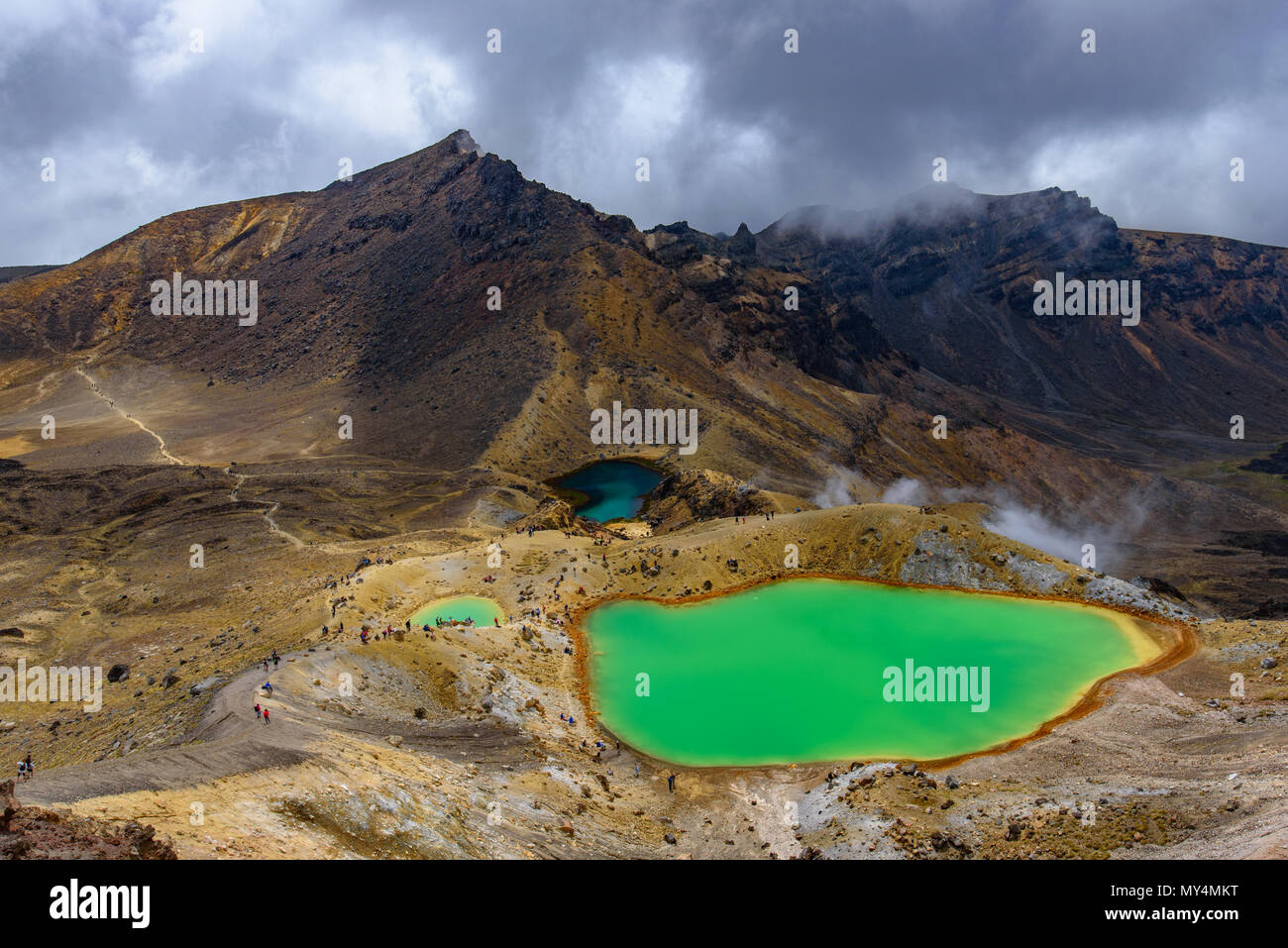 Tres lagos esmeralda en el Parque Nacional de Tongariro, Nueva Zelanda Foto de stock