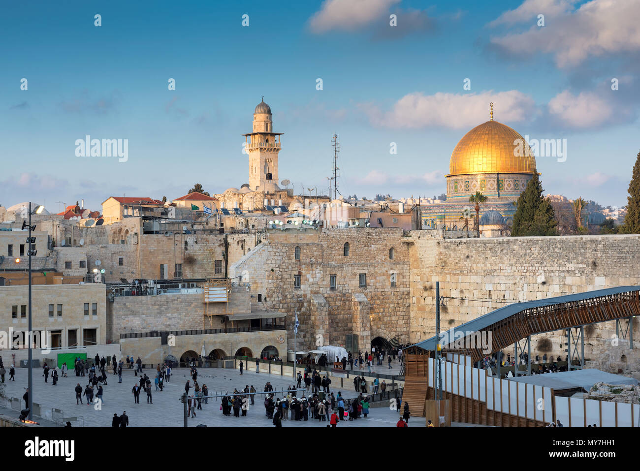 Muro de las Lamentaciones y la cúpula dorada de la roca en la Ciudad Vieja de Jerusalén, Israel Foto de stock