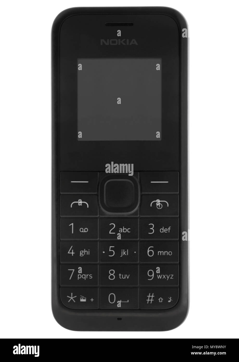 Teléfono móvil Nokia 105 Classic sobre fondo blanco. Foto de stock