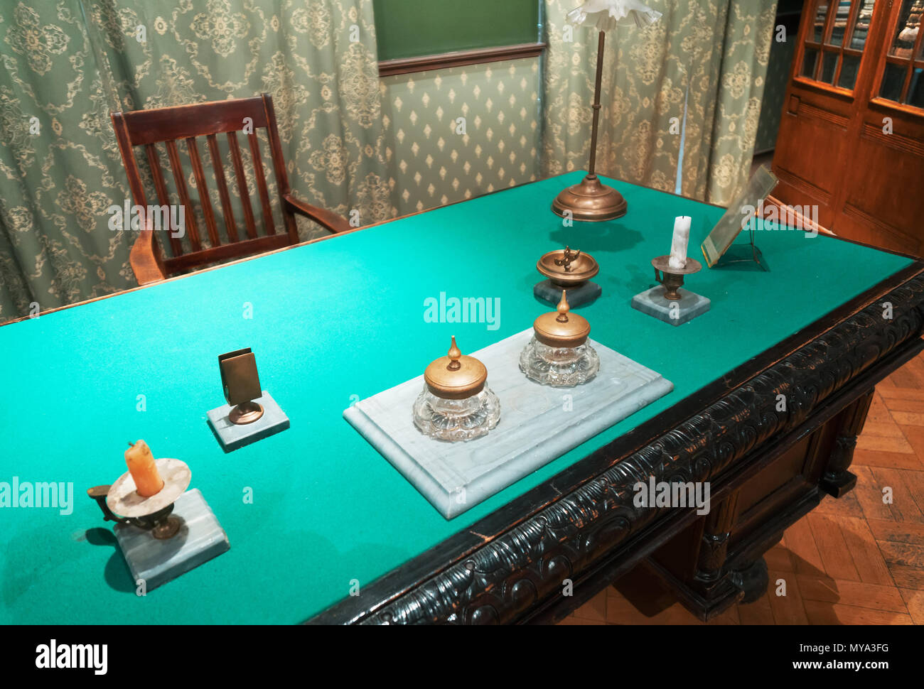 Gabinete de trabajo soviético del alcalde. Foto de stock