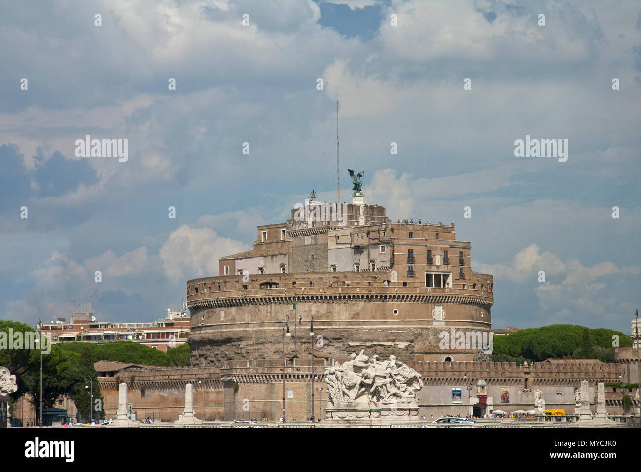 Septiembre 16, 2014: Roma, Italia- la famosa ronda poco castillo de San Angelo, en el corazón de Roma. Foto de stock