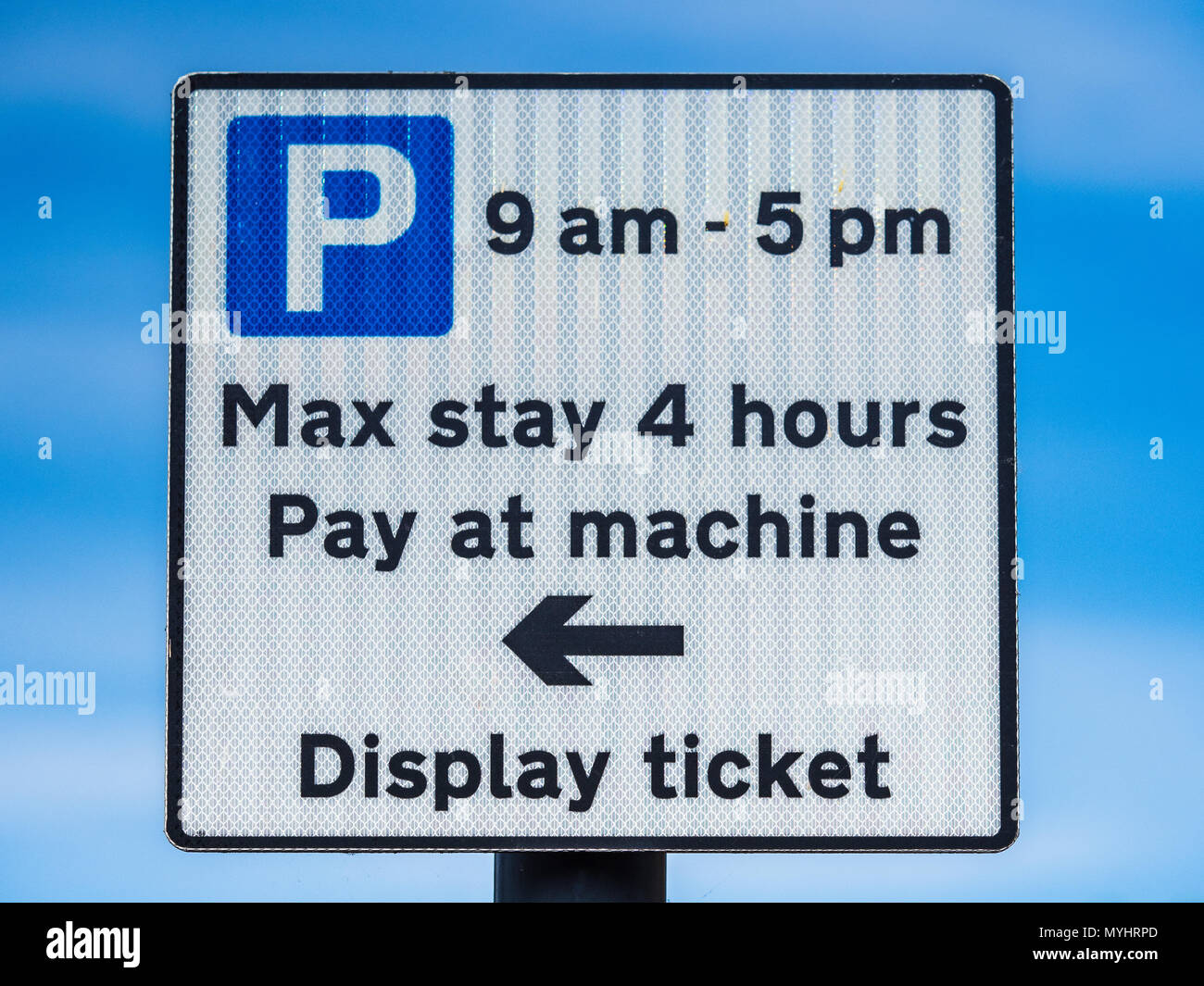 Signo de aparcamiento - Pago y mostrar Foto de stock