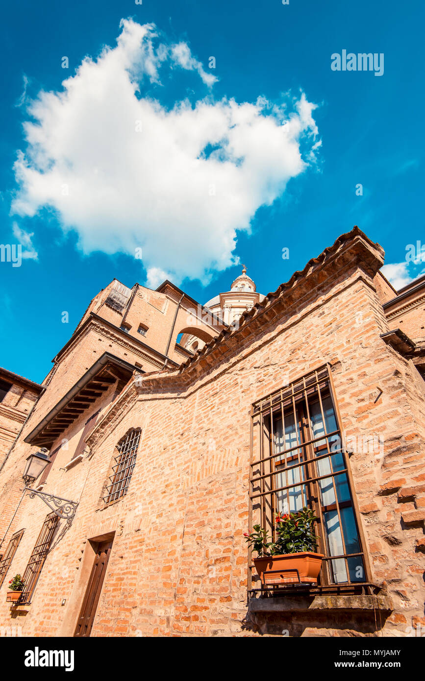 La basílica de San Andrea - renacimiento italiano - destinos de viajes - Mantua Italia Foto de stock