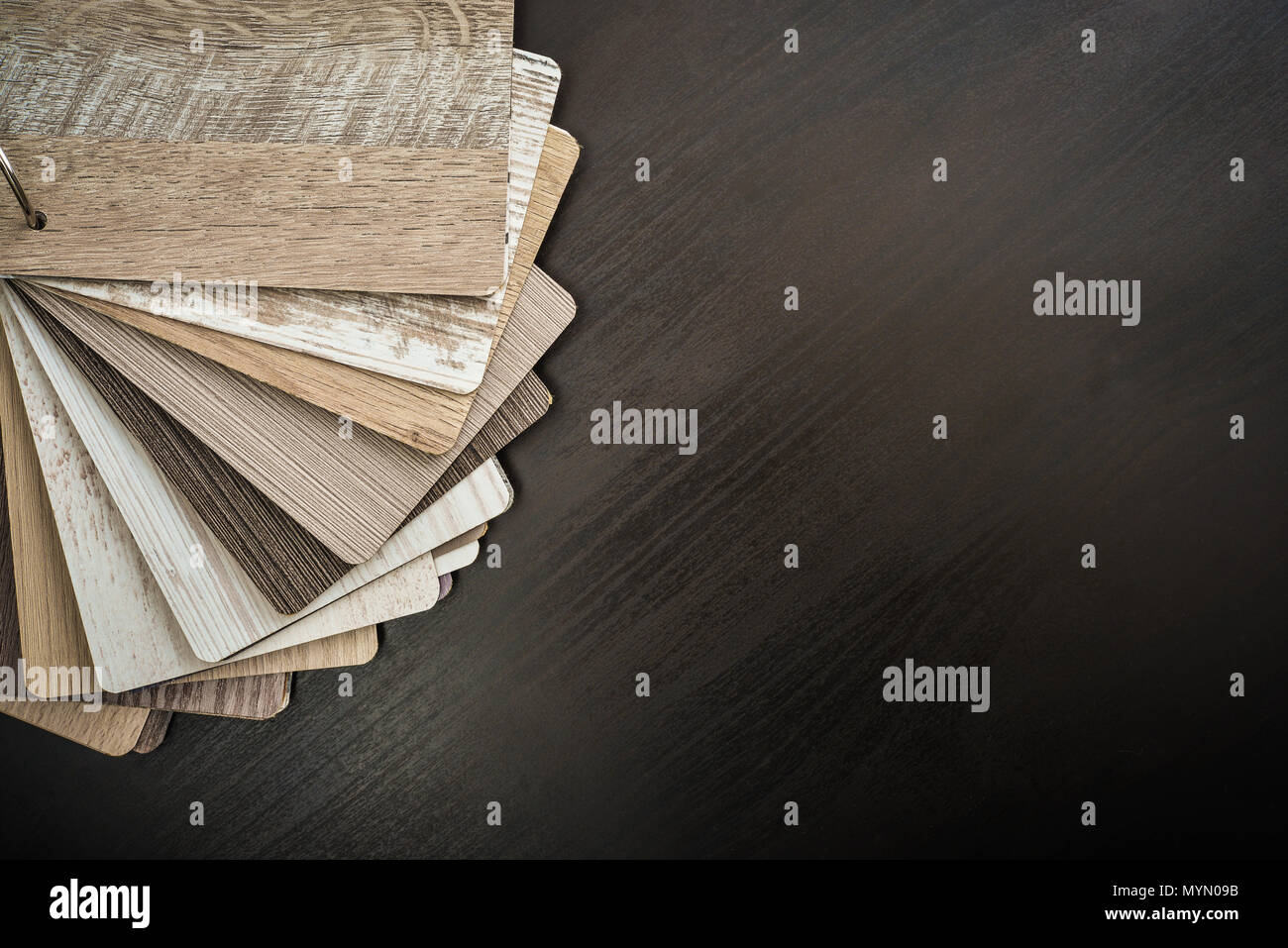 Conjunto de tablones de madera de construcción laminada para elegir