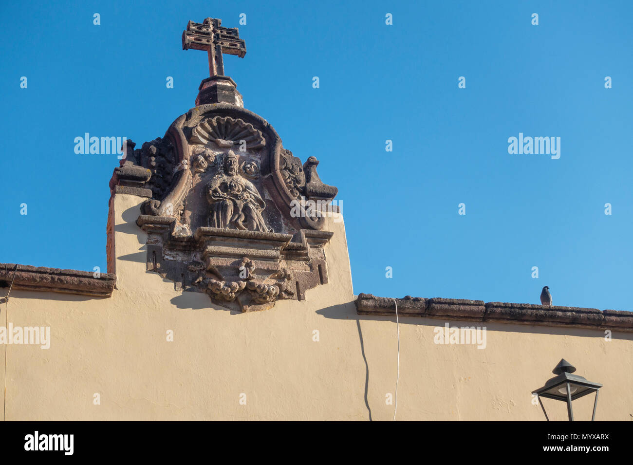 Una iglesia católica abandonada en el centro de San Miguel de Allende,  México Fotografía de stock - Alamy