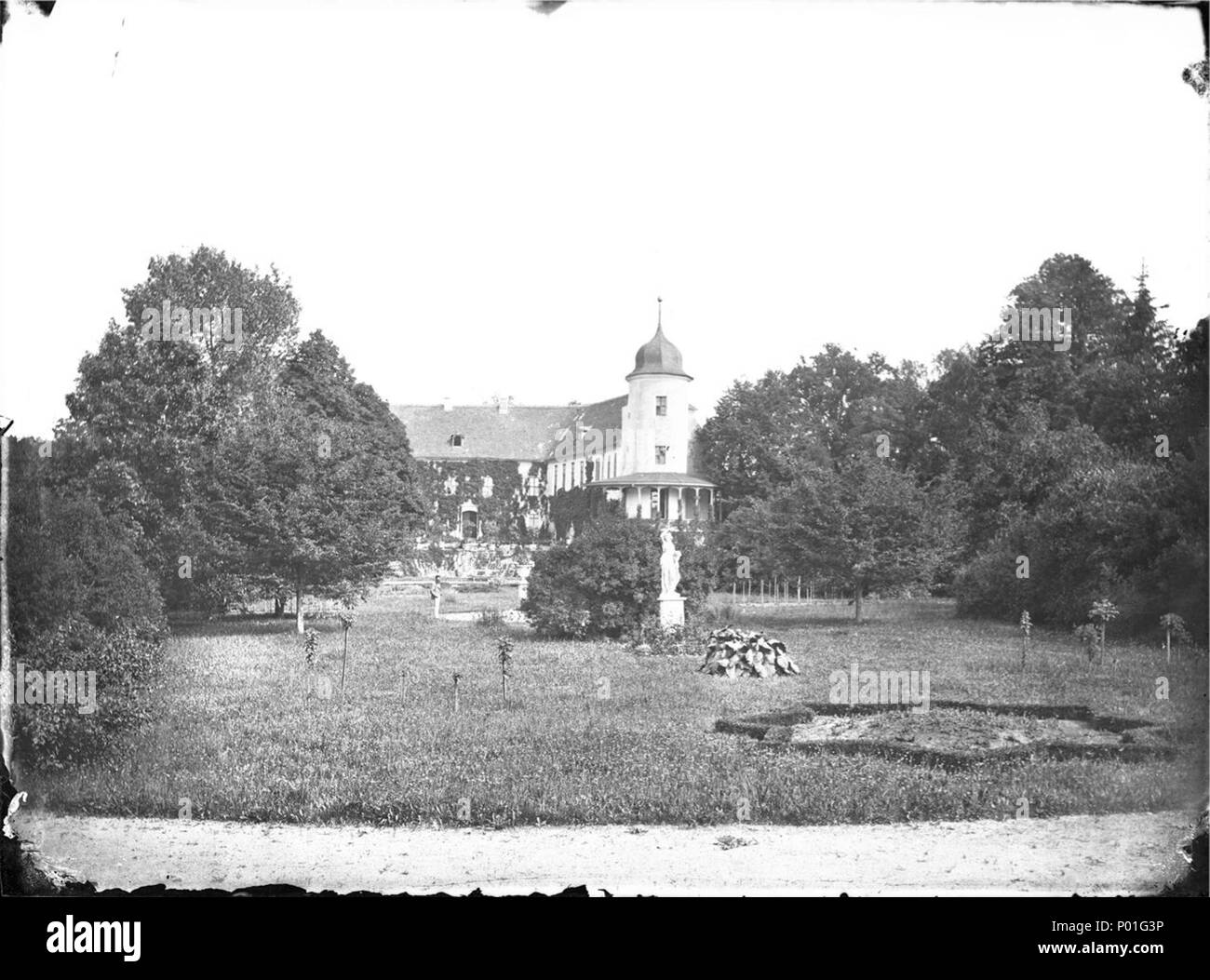 . Deutsch: Historische Aufnahme von des Ebersbacher Schlosses von Robert Scholz. (Ebersbach Schöpstal) 6 Robert Scholz - Ebersbacher Schloss Foto de stock