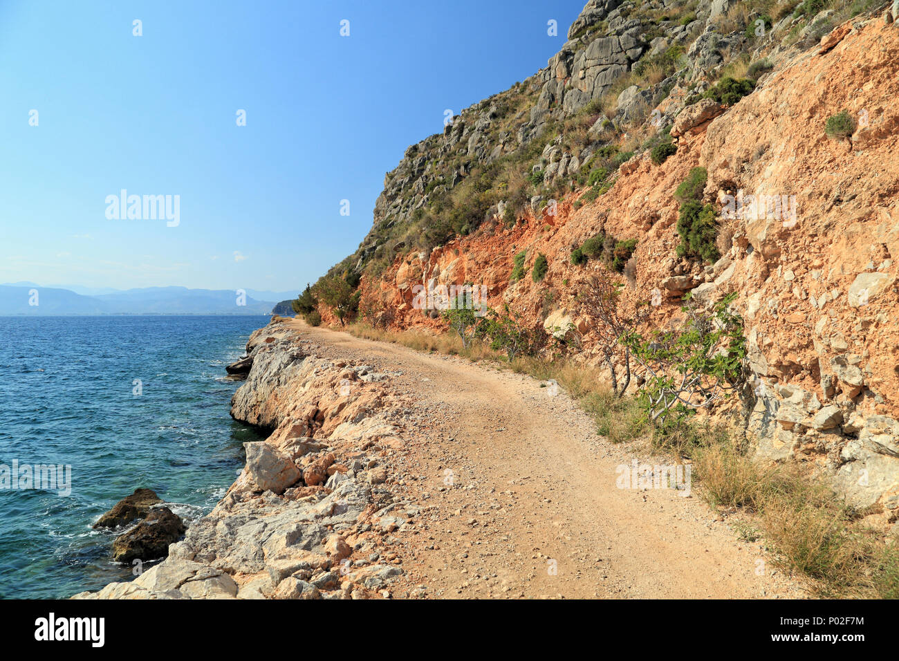 Recorrido de la costa desde Nafplio a Karathona beach Foto de stock