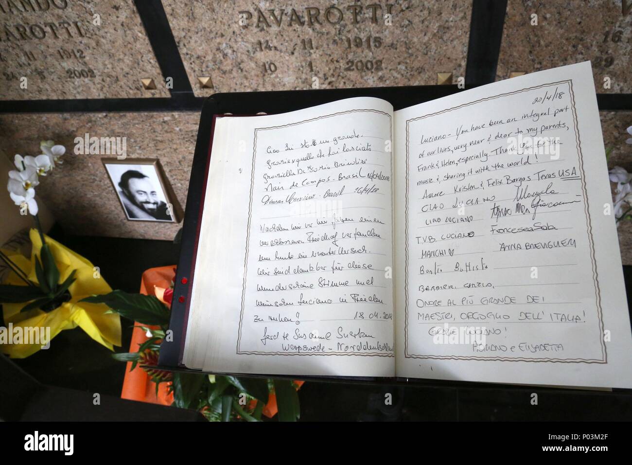 Tumba de pavarotti fotografías e imágenes de alta resolución Alamy