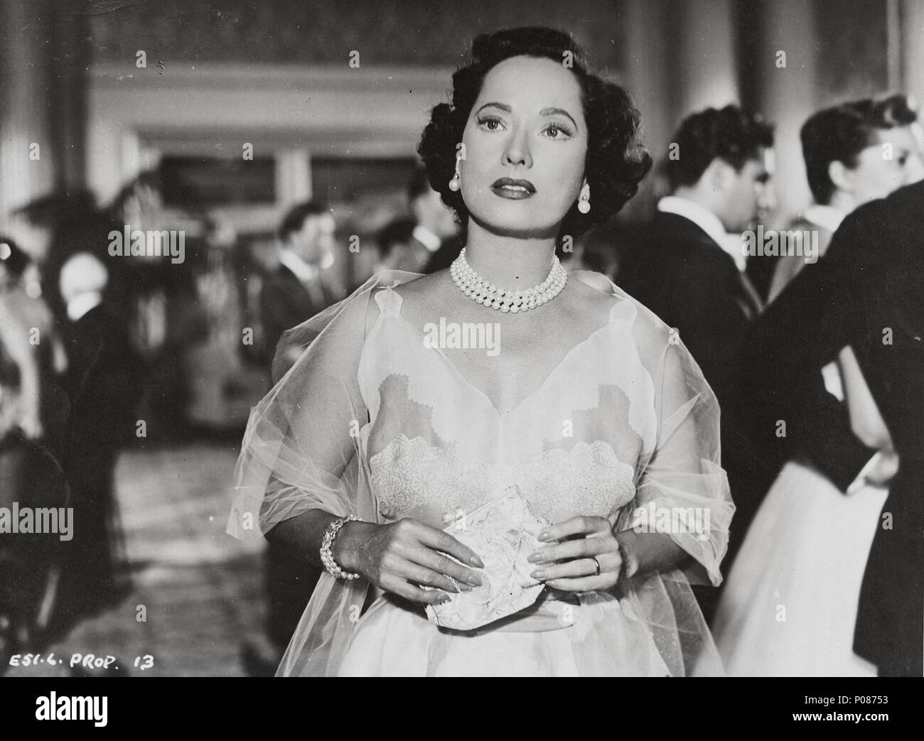 El original de película: TODO ES POSIBLE EN GRANADA. Título en inglés: TODO ES POSIBLE EN GRANADA. El director de cine: José Luis Sáenz de Heredia. 1954. Estrellas: Merle