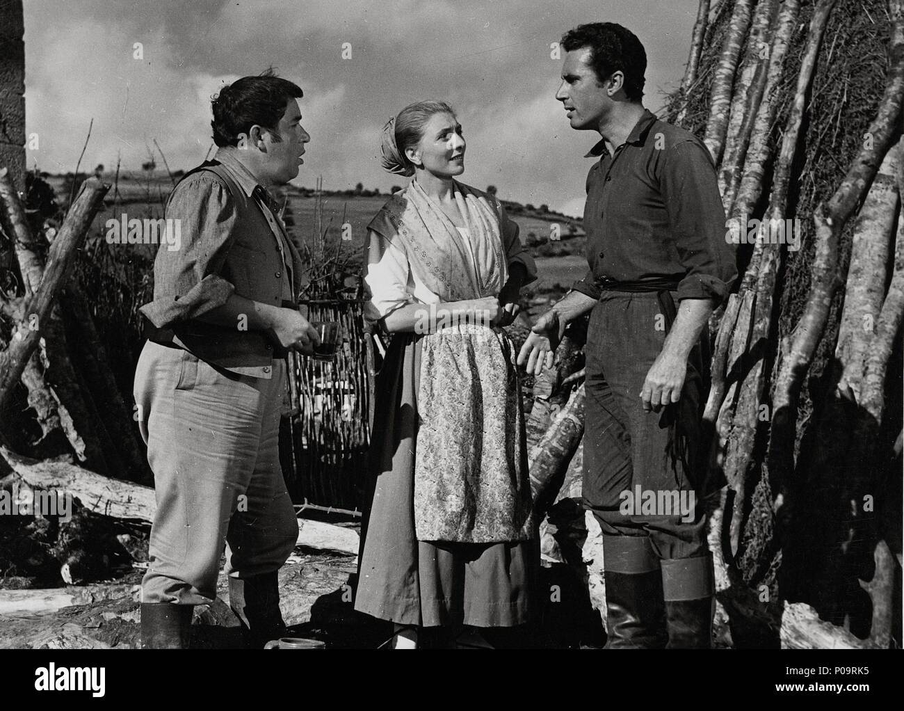 El título de la película original: ZALACAIN el aventurero. Título en inglés: ZALACAIN el aventurero. El director de cine: JUAN DE ORDUÑA. Año: 1954. Estrellas: Virgilio Teixeira; María Dolores Pradera; Humberto Madeira. Crédito: ESPEJO Films / Álbum Foto de stock
