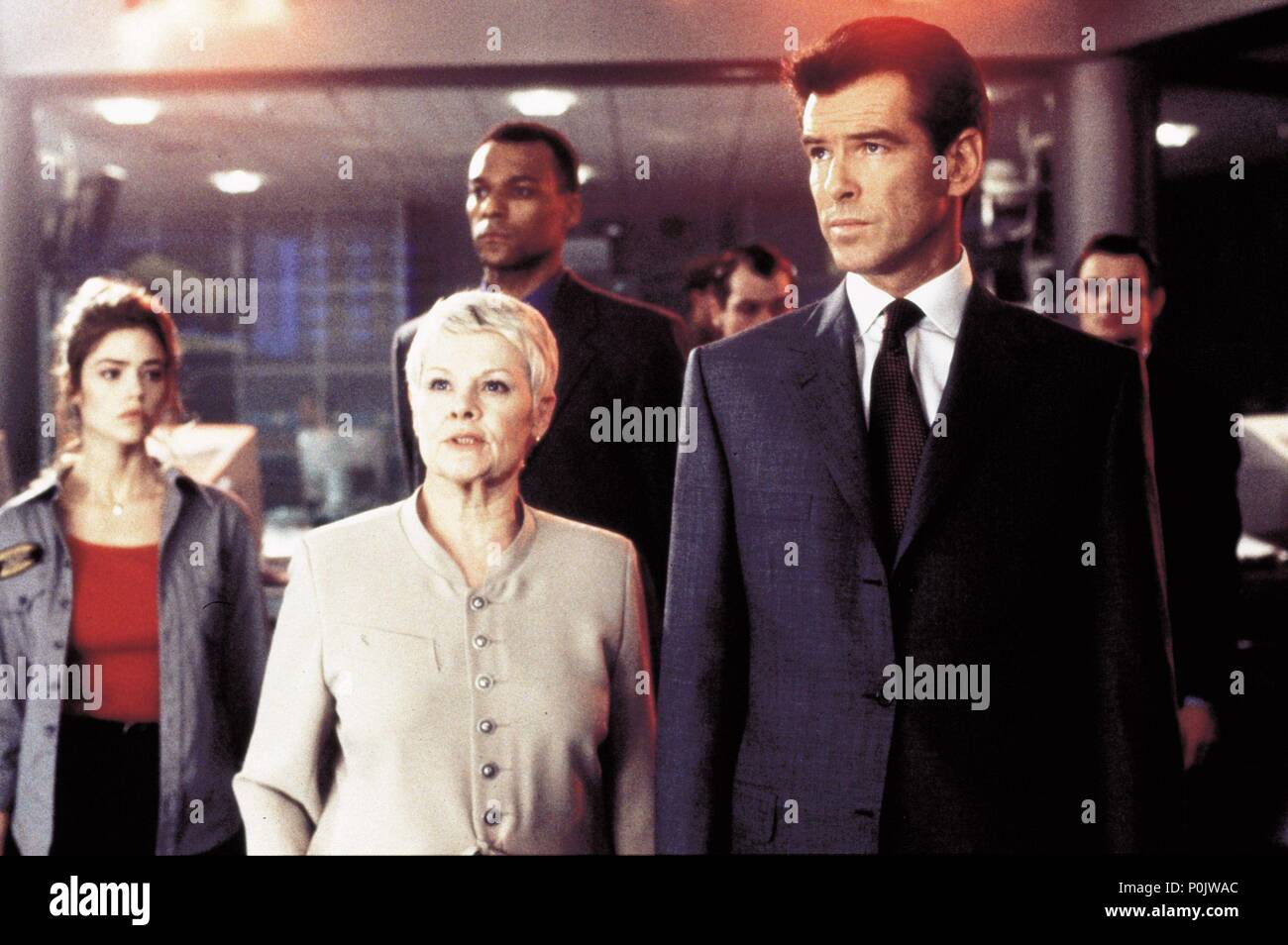 El Titulo Original De La Pelicula El Mundo No Es Suficiente Titulo En Ingles El 007