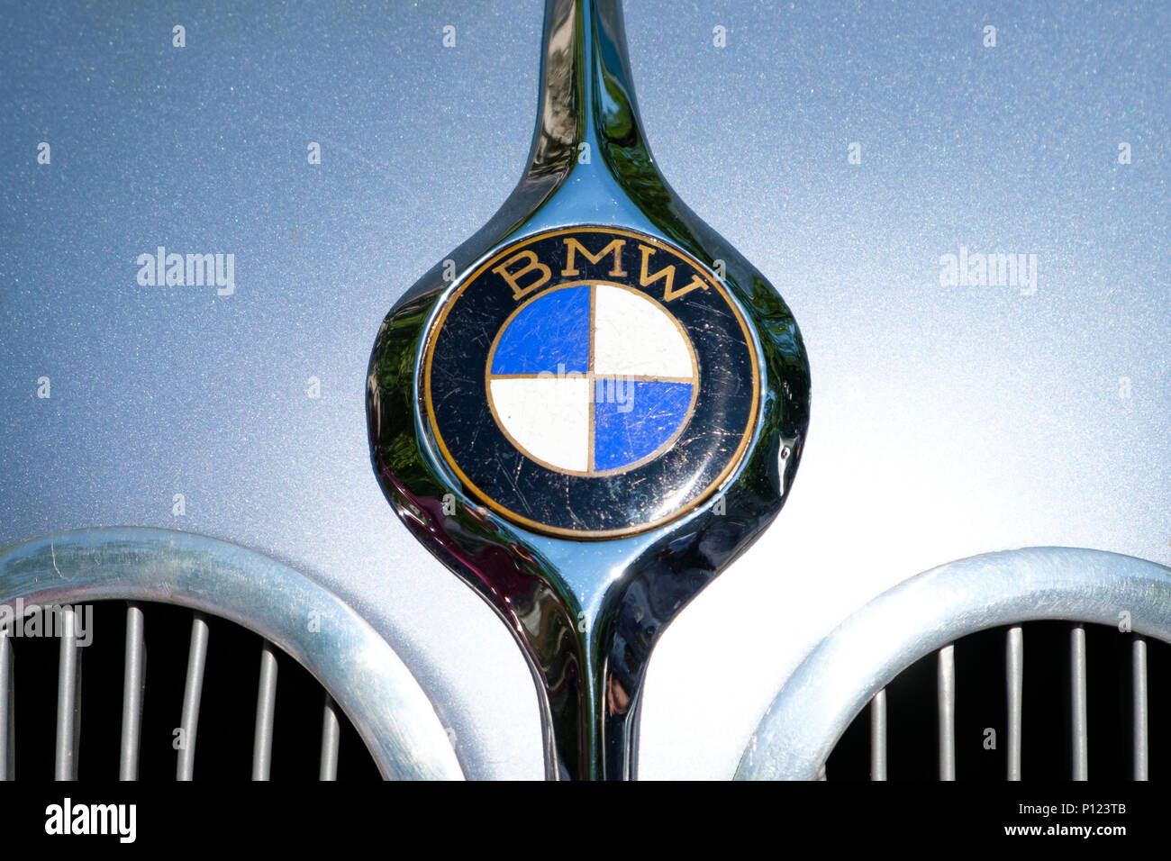 Insignia de BMW imagen editorial. Imagen de textura, automotor - 17198965