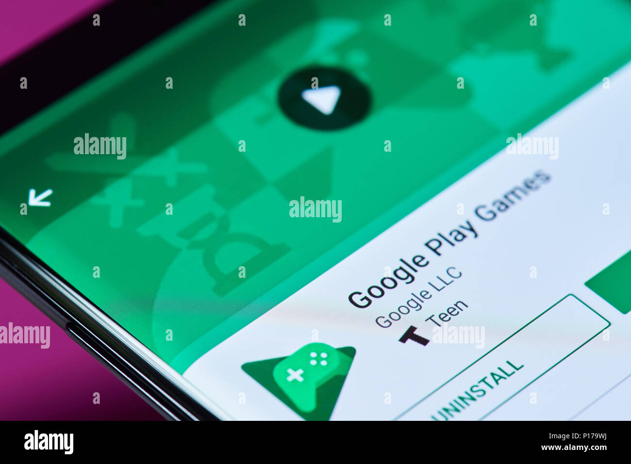 Nueva York, Estados Unidos - 10 de junio de 2018: juegos Google Apps en la pantalla del smartphone Android Vista cercana Foto de stock