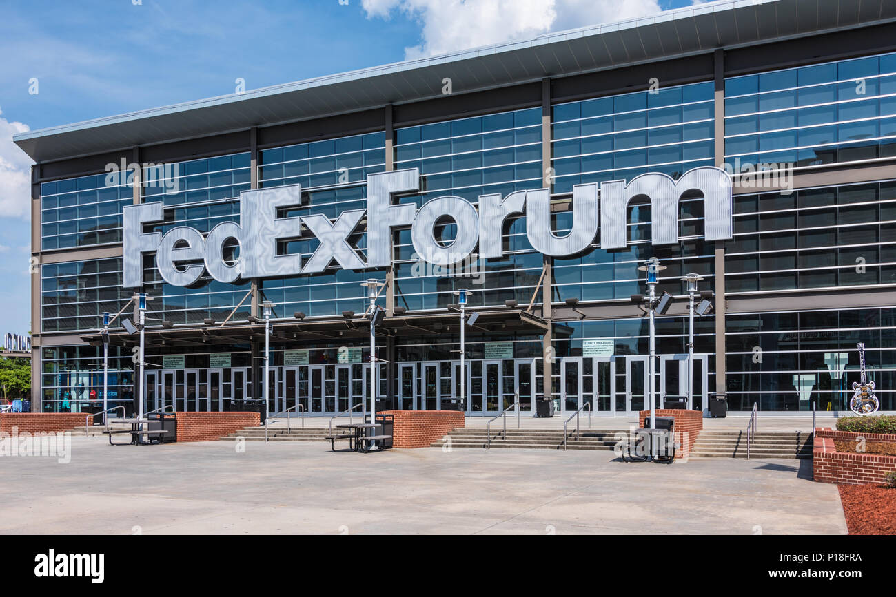 FedEx Forum sports arena y lugar del evento de la Calle Beale Street en el centro de Memphis, Tennessee. (Ee.Uu.) Foto de stock