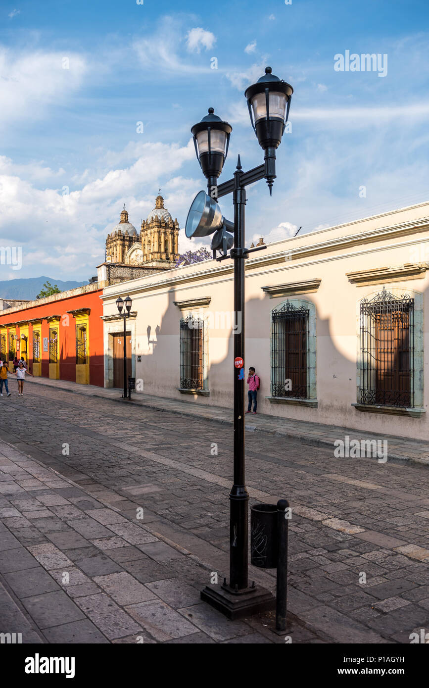 Calles del centro de la ciudad de Oaxaca México Foto de stock