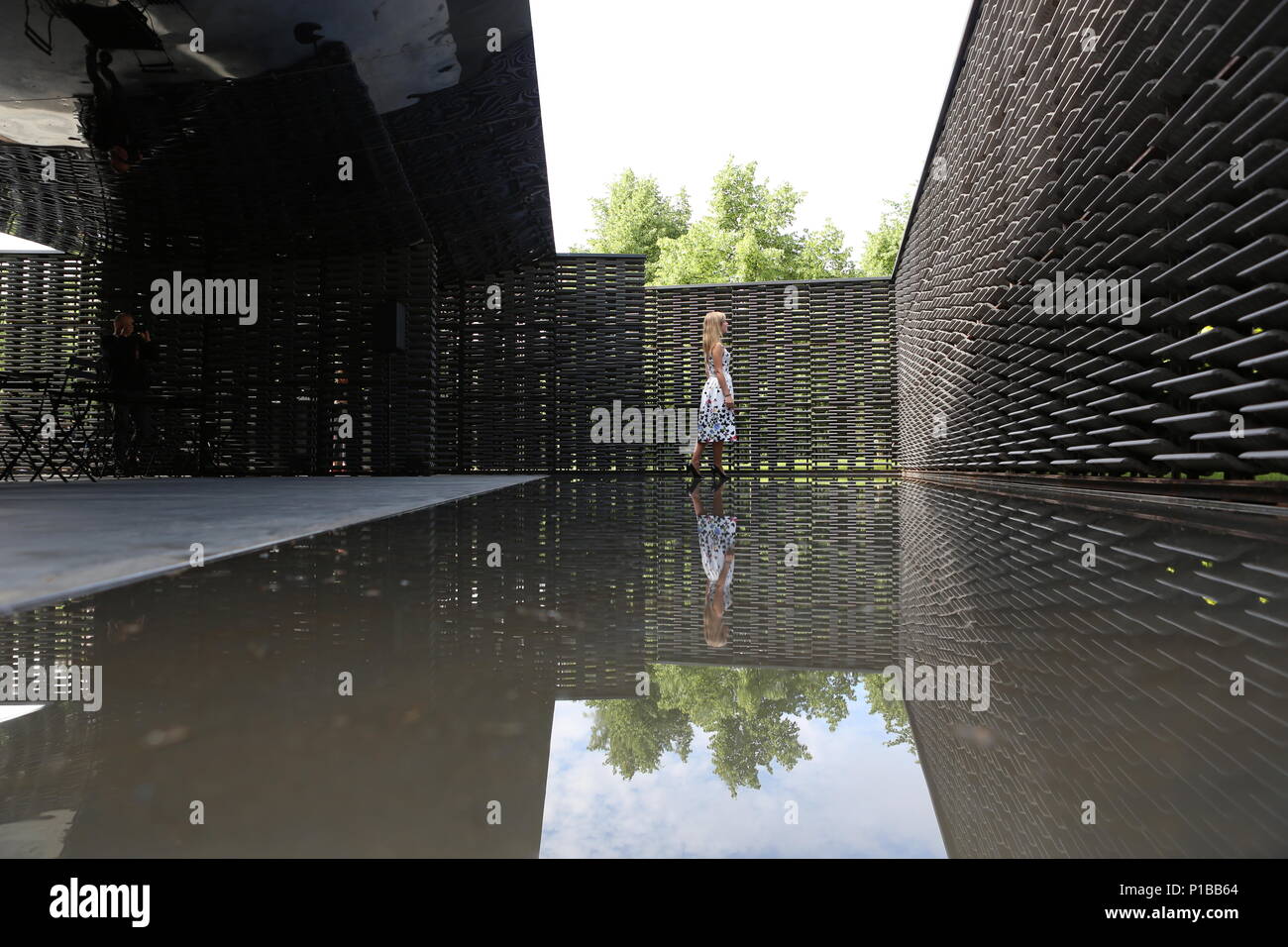 Serpentine Pavillion diseñado por Frida Escobedo 15 Junio - 7 Oct 2018 Foto de stock