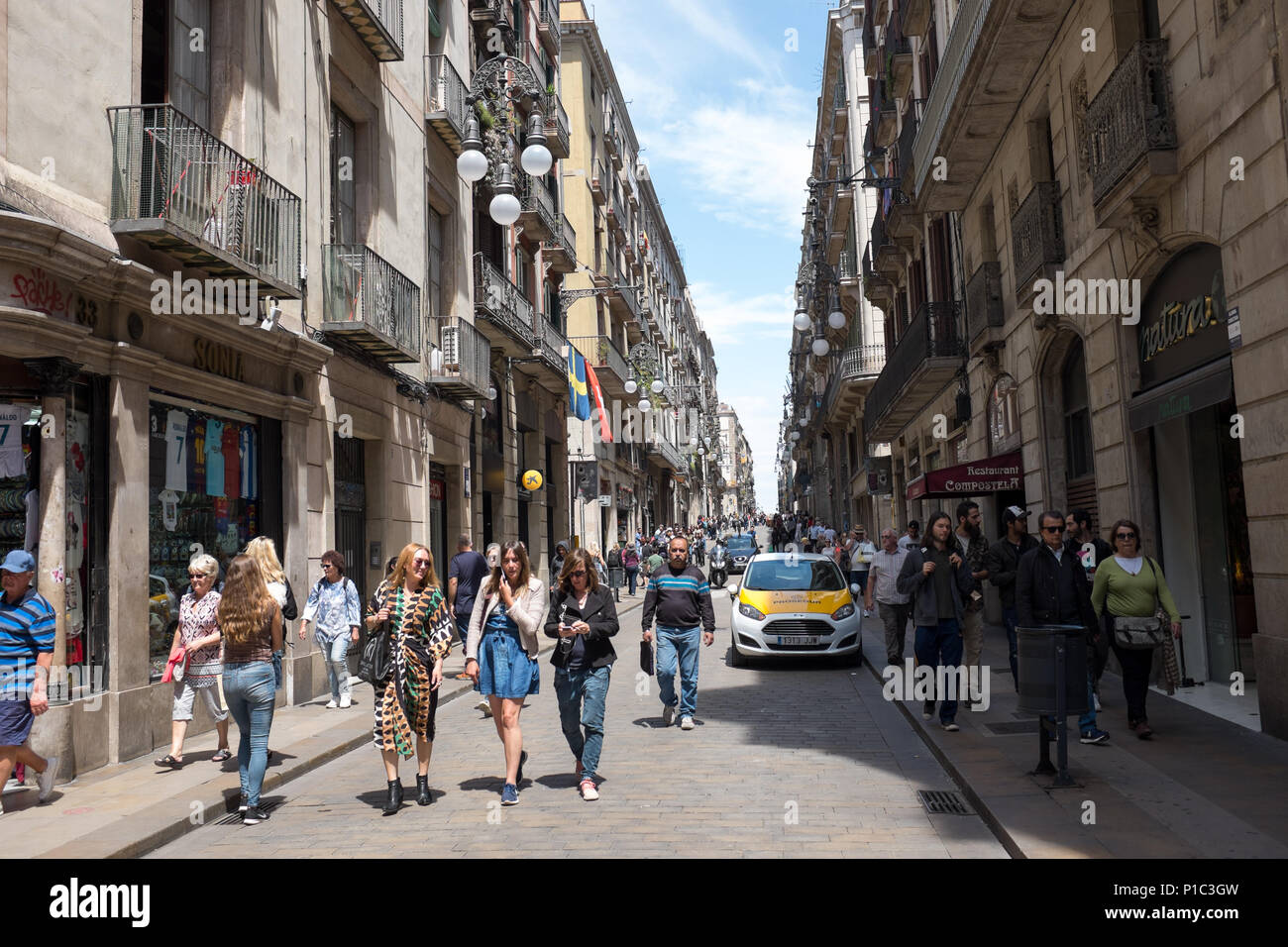 Barcelona, capital de Cataluña, y es uno de la atracción turística más famosa de Europa, la diversidad y la combinación multicultural de livi Foto de stock