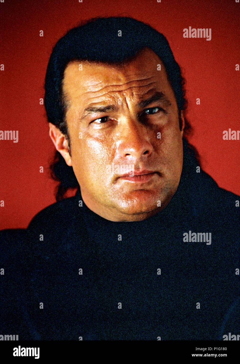 El extranjero pelicula completa 2017 ver