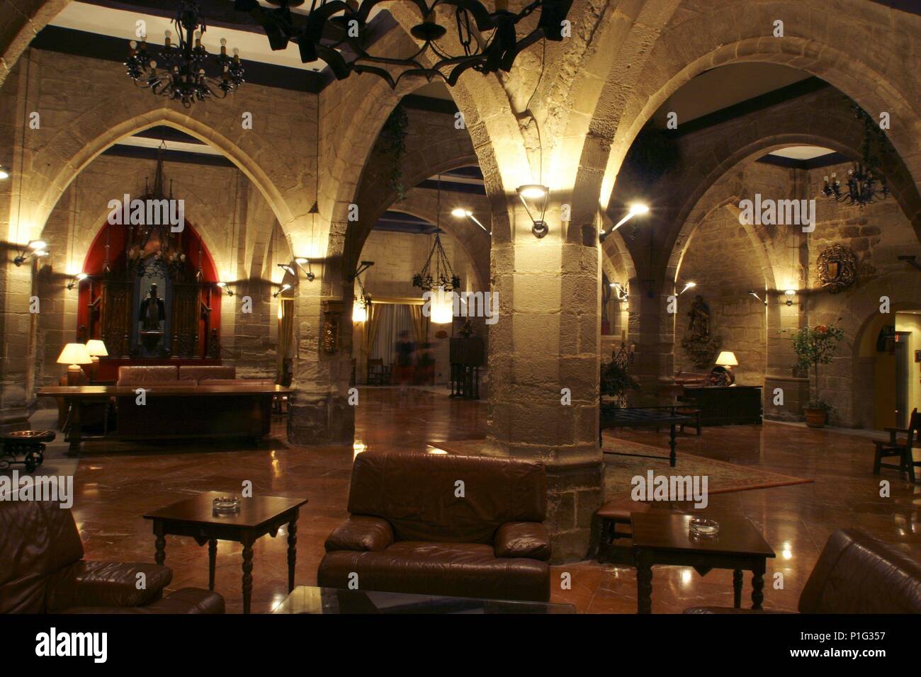 Santo Domingo de la Calzada: Parador Nacional de Turismo; el salón gótico  Fotografía de stock - Alamy