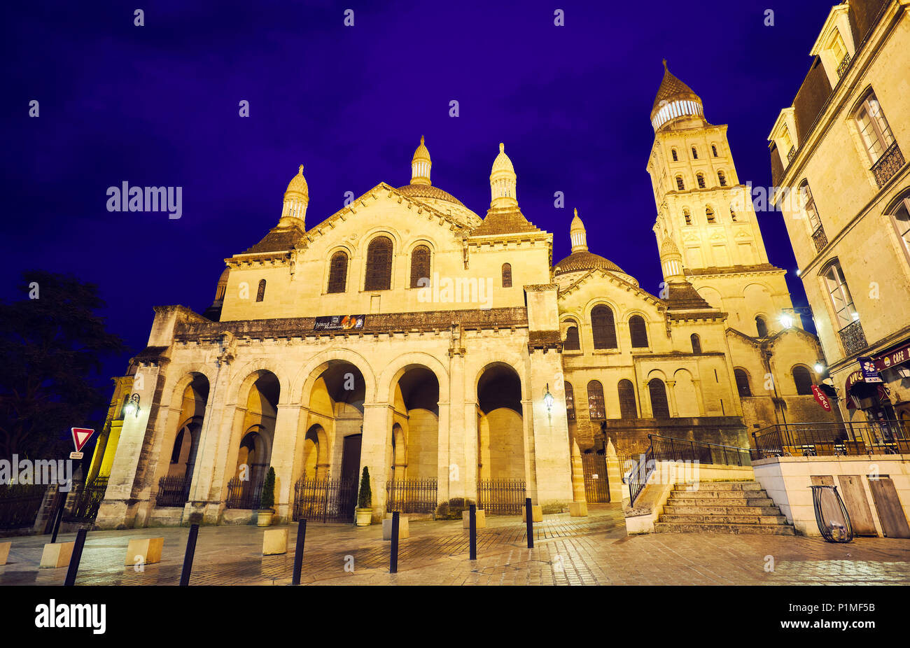 La catedral de Saint Front, parte de los sitios del Patrimonio Mundial de los Caminos de Santiago de Compostela. Perigueux. Dordogne. Nouvelle-Aquitaine. Francia. Foto de stock