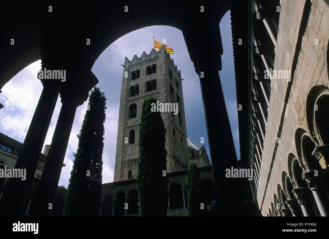 Monasterio de Santa María de Ripoll, el claustro y el campanario
