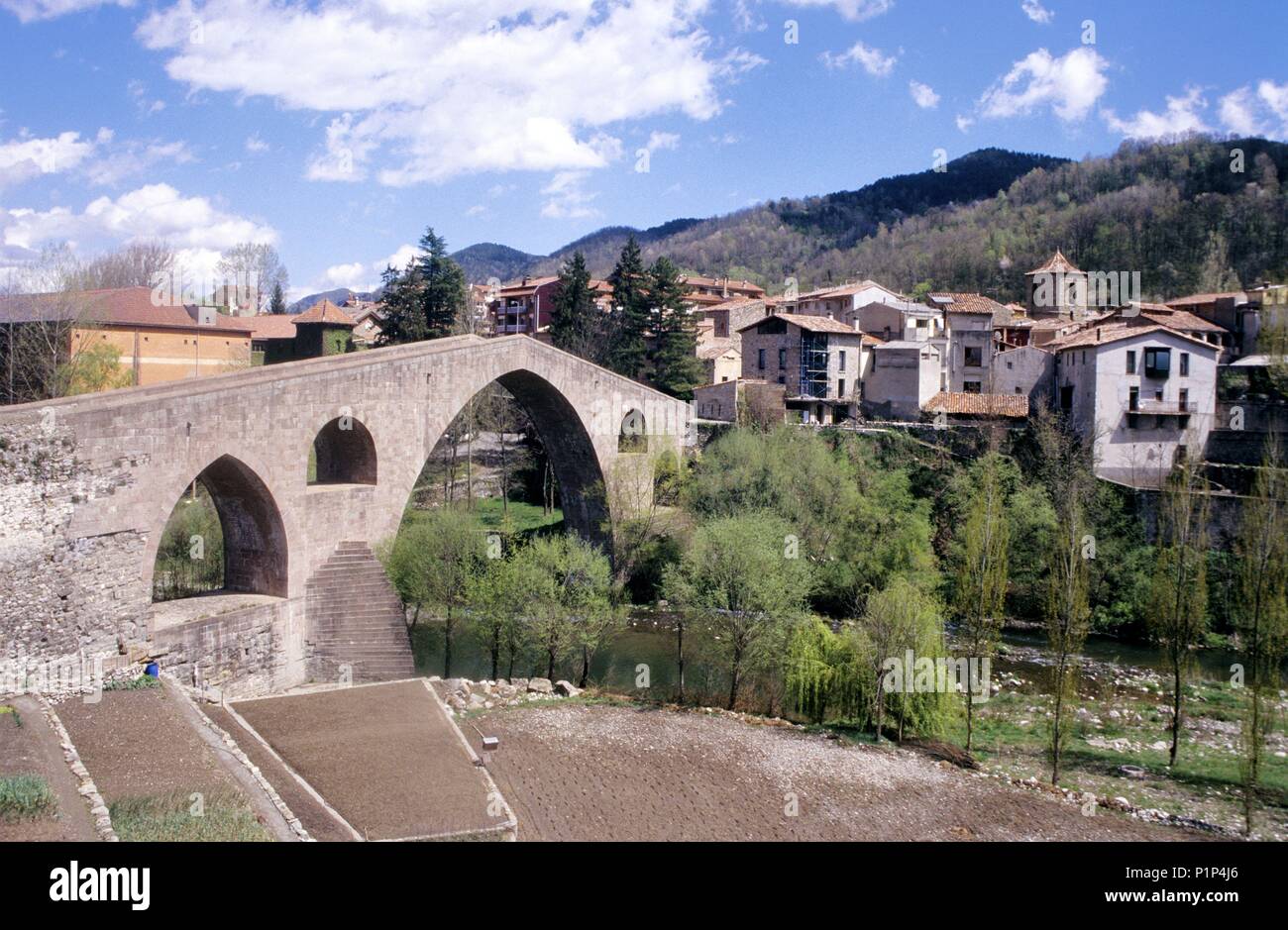 Sant joan de abadesses fotografías e imágenes de alta resolución - Alamy