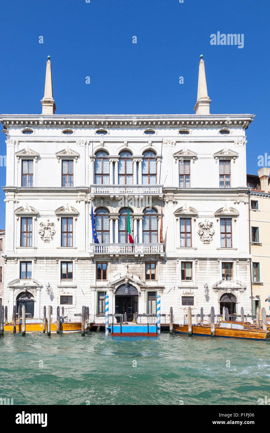 Palazzo Balbi, Dorsoduro, el Gran Canal de Venecia, Véneto, Italia. Fachada,arquitectura barroca, circa 1582 - 1590 Foto de stock