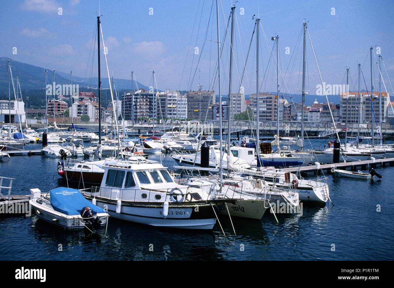 Villagarcía de Arosa; 'Vela' el puerto y la ciudad (Ría de Arosa / región  Rías Bajas Fotografía de stock - Alamy