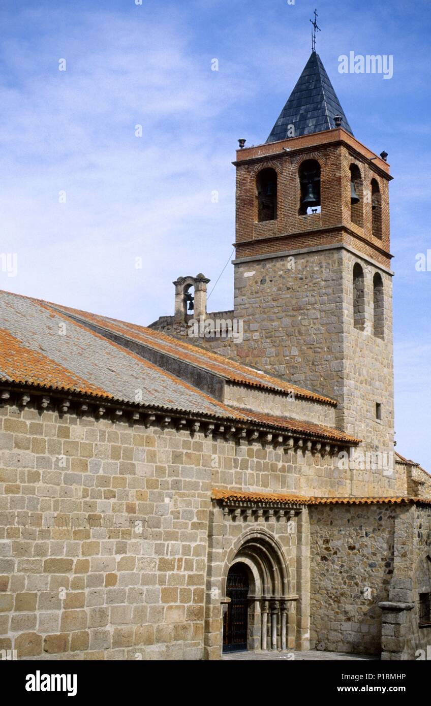 Iglesia de Santa Eulalia de Mérida, con un pórtico románico Fotografía de  stock - Alamy