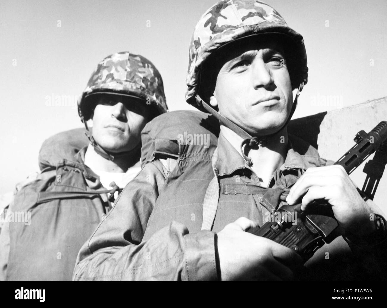 El título original de la película: LOS GUARDIAMARINAS. Título en inglés: cadetes navales, el. El director de cine: Pedro Lazaga. Año: 1967. Estrellas: MANOLO ZARZO. Foto de stock