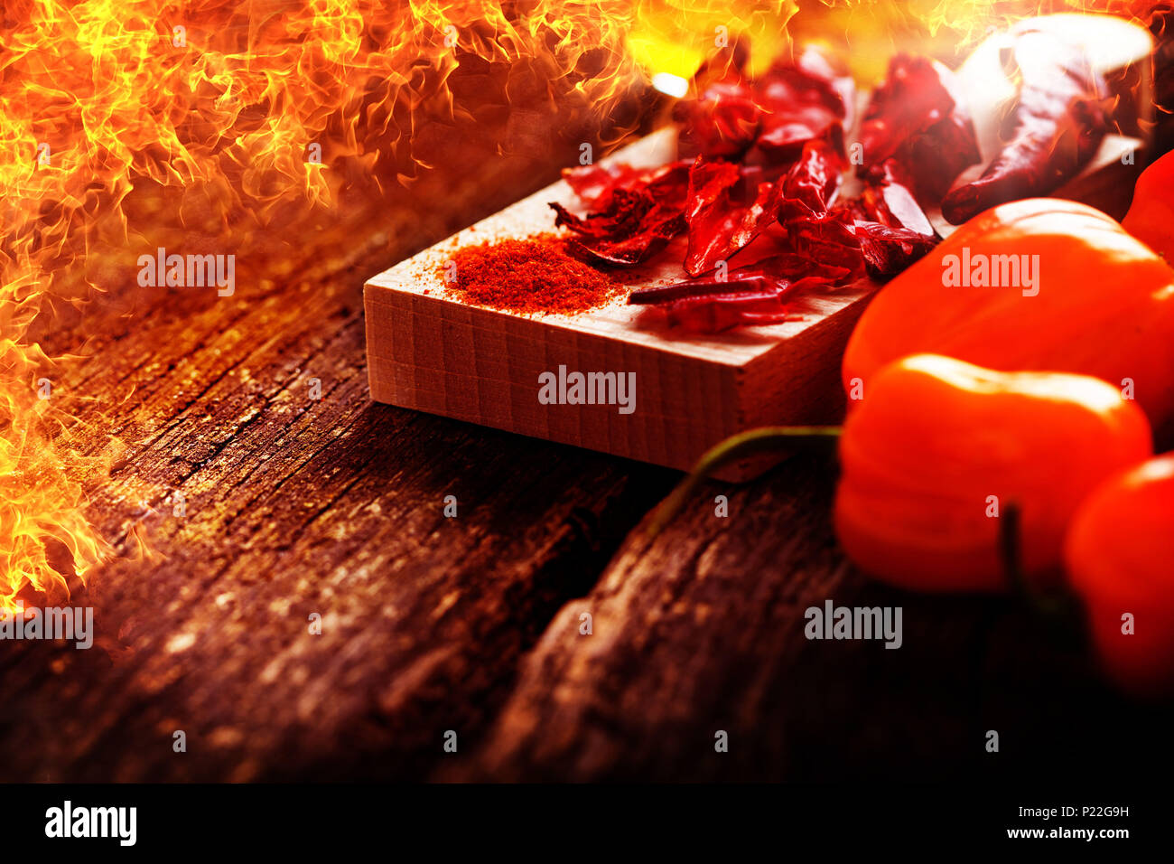 Sharp especias, chiles, fuego ardiente, símbolo Foto de stock