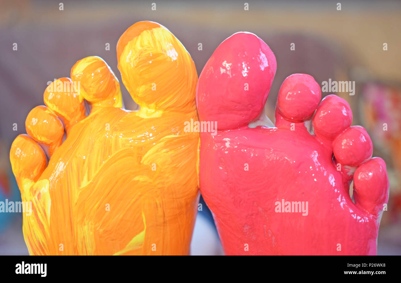 Pintar pies fotografías e imágenes de alta resolución - Alamy