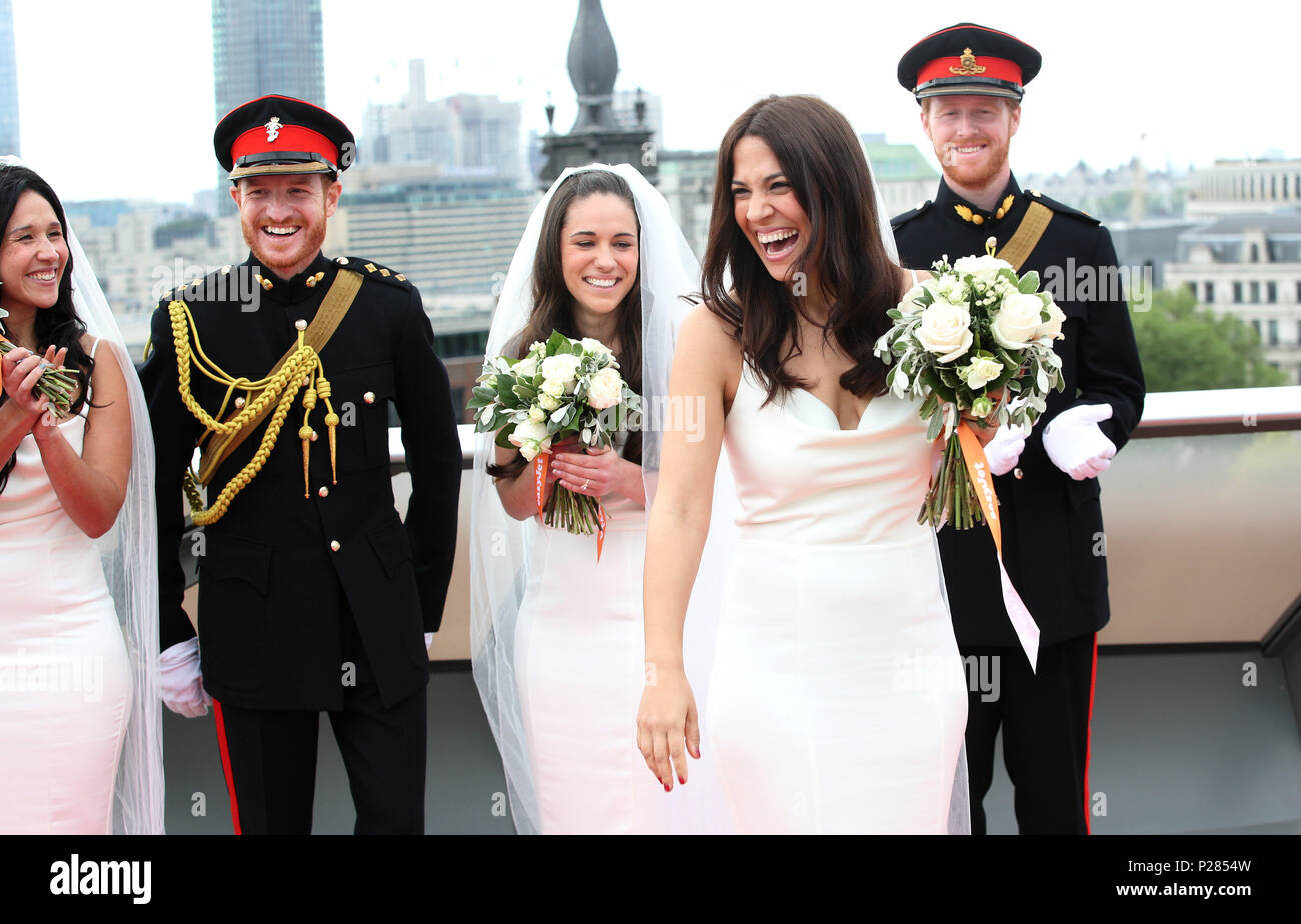 Un grupo de 11 príncipe Harry y Meghan Markle lookalikes tomar parte en una  competición internacional organizada por easyJet para encontrar los mejores  de Europa pareja real doppelgängers en Londres. El concurso